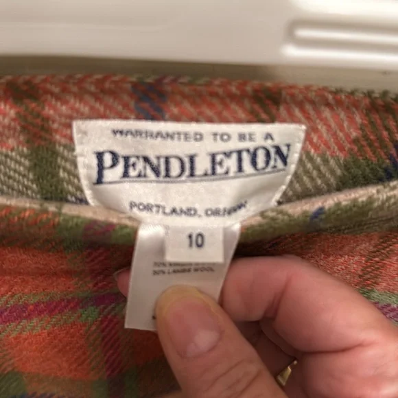Classic! Pendleton wool size 10. Excellent condition! - Picture 4 of 4